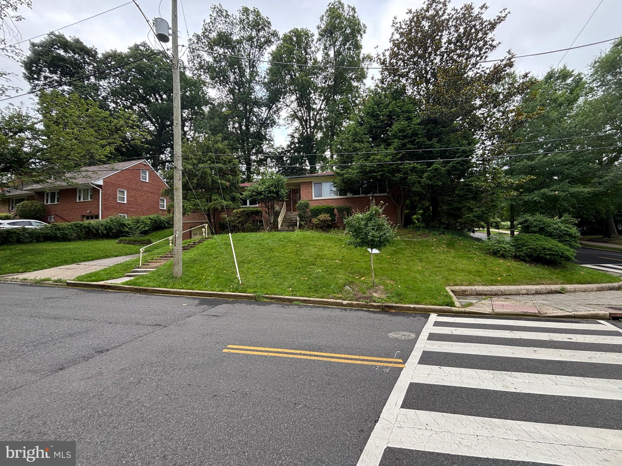 1366 Leegate Road Northwest Washington, DC 20012 - Photo 4 of 33 Gallery Image 4