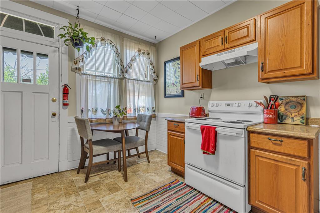 827 Frank Street McKees Rocks, PA 15136 - Photo 4 of 10