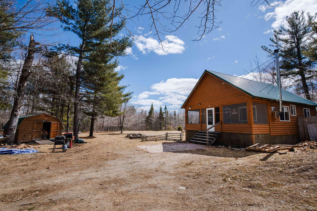550 Butterfield Ridge Road Lincoln, ME 04457 - Photo 4 of 28 550ButterfieldRidgeRoad6