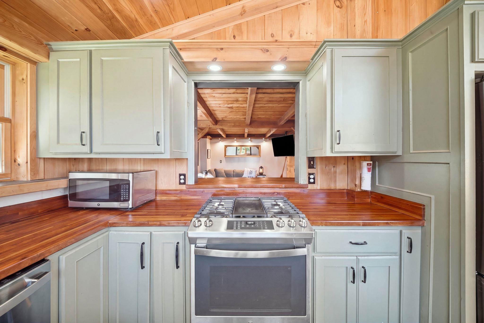 654 New Boston Road Francestown, NH 03043 - Photo 10 of 55 Gallery Image 10
