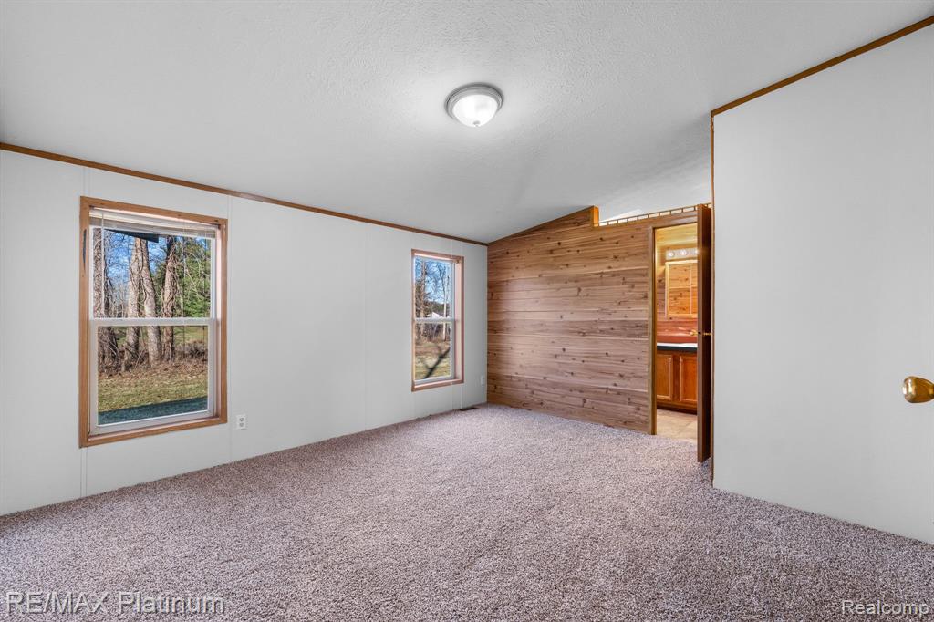 12853 Barnes Road Byron, MI 48418 - Photo 9 of 23