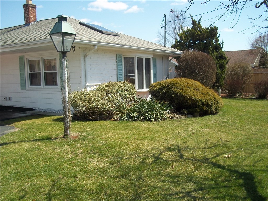 50 Honeysuckle Road Warwick, RI 02888 - Photo 3 of 25