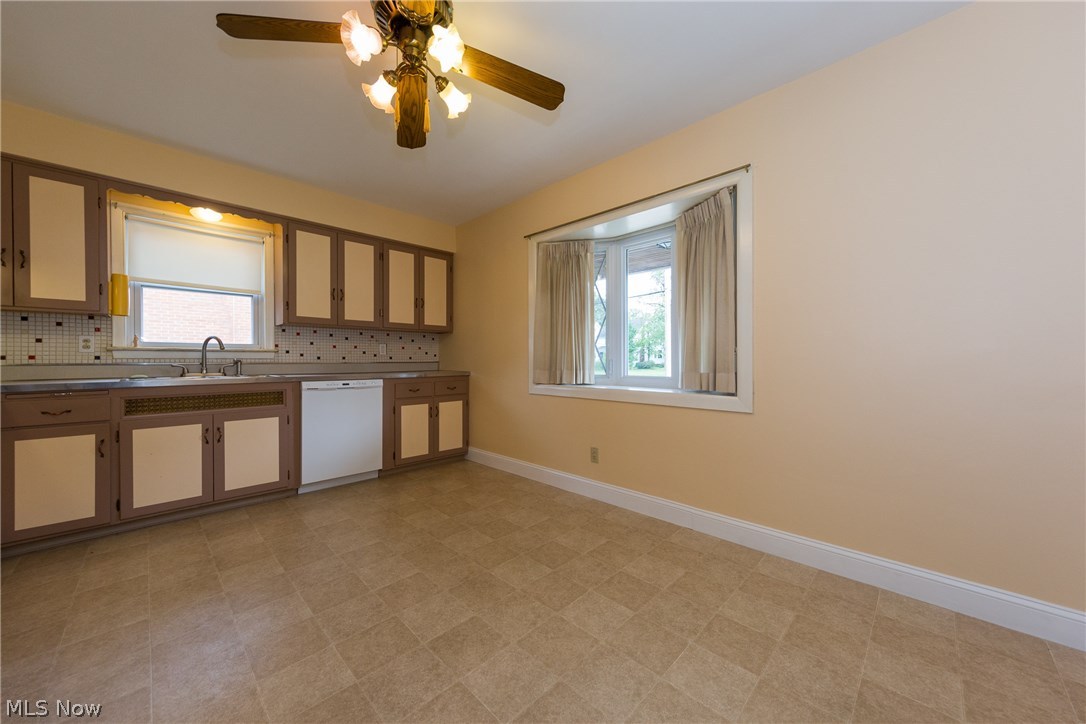 3829 Mayfield Road Cleveland Heights, OH 44121 - Photo 6 of 35