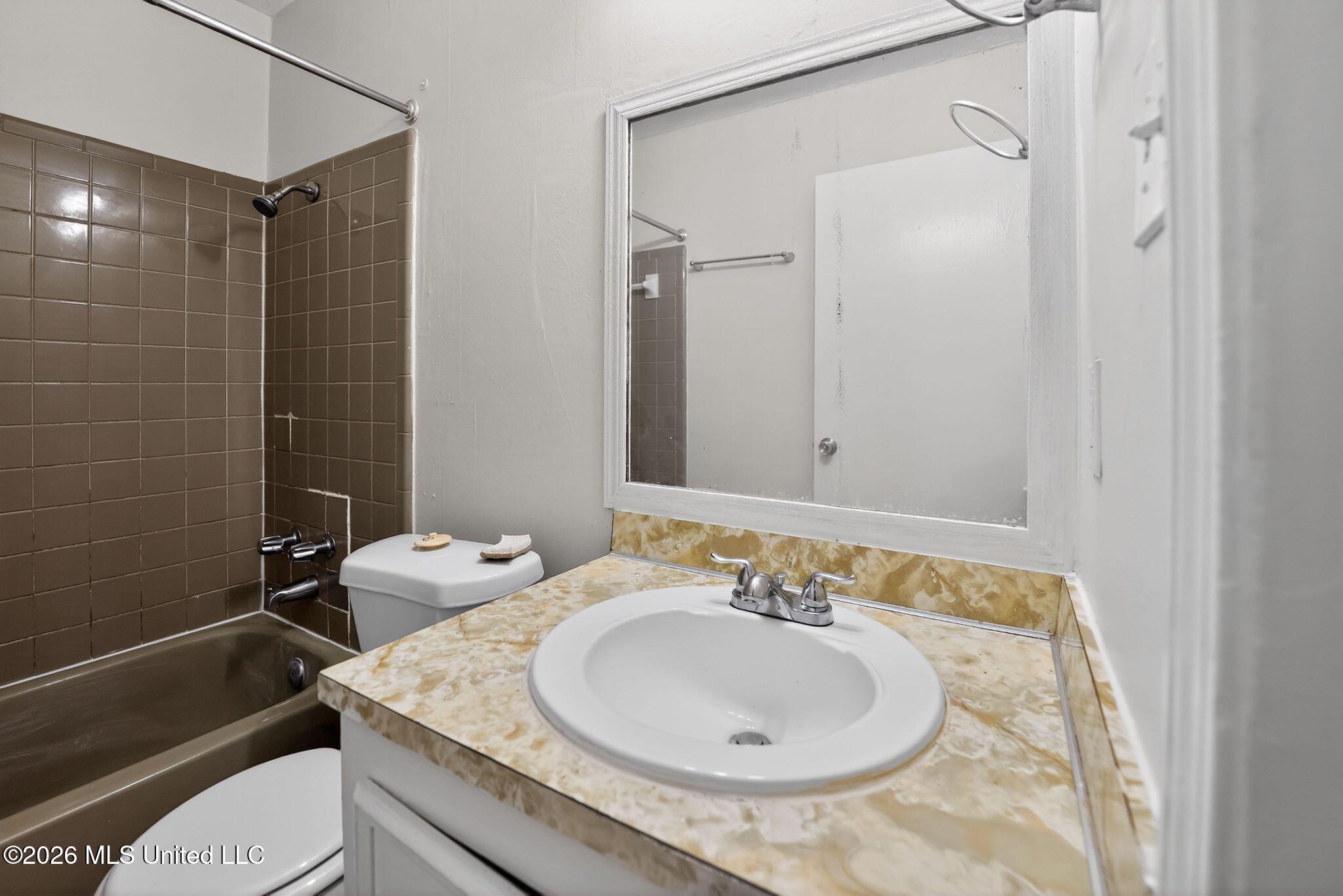 4597 Kirkley Drive Jackson, MS 39206 - Photo 44 of 44 44_4597_Kirkley_Dr_Jackson_MS_39206-Bath