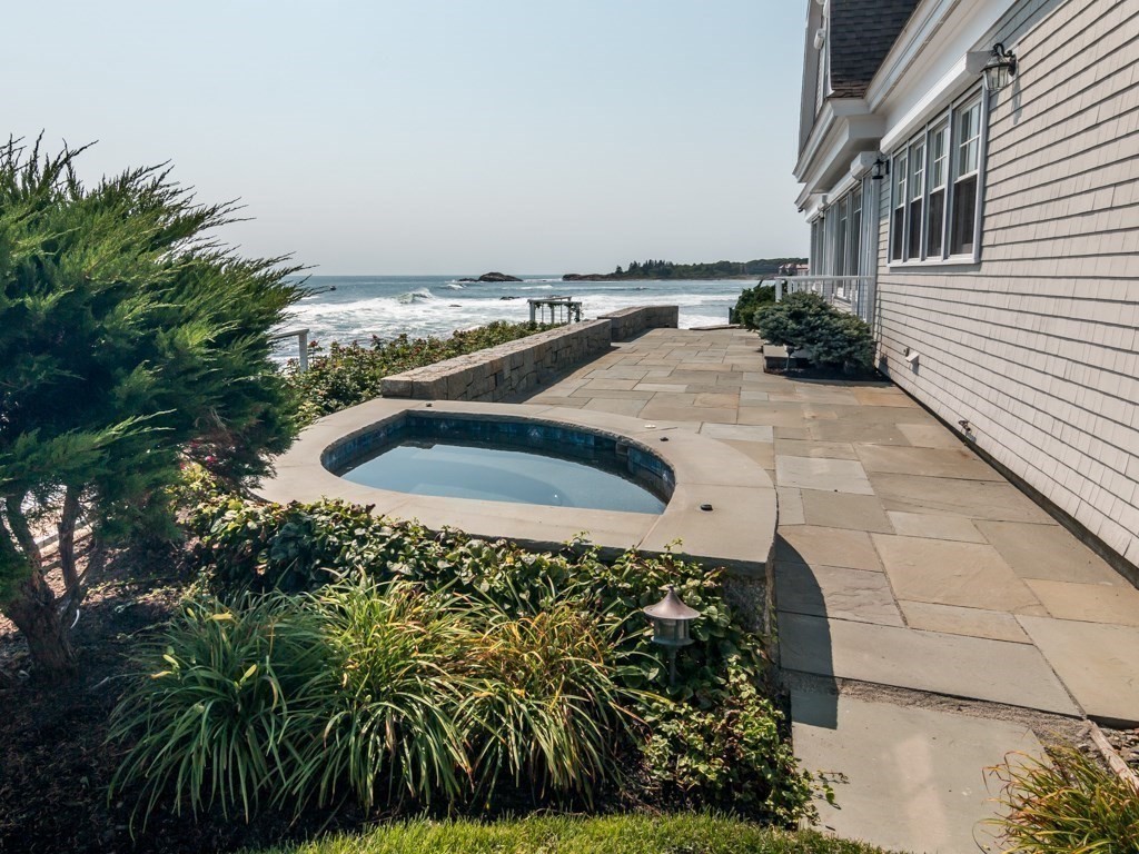 258 Atlantic Road Gloucester, MA 01930 - Photo 4 of 37