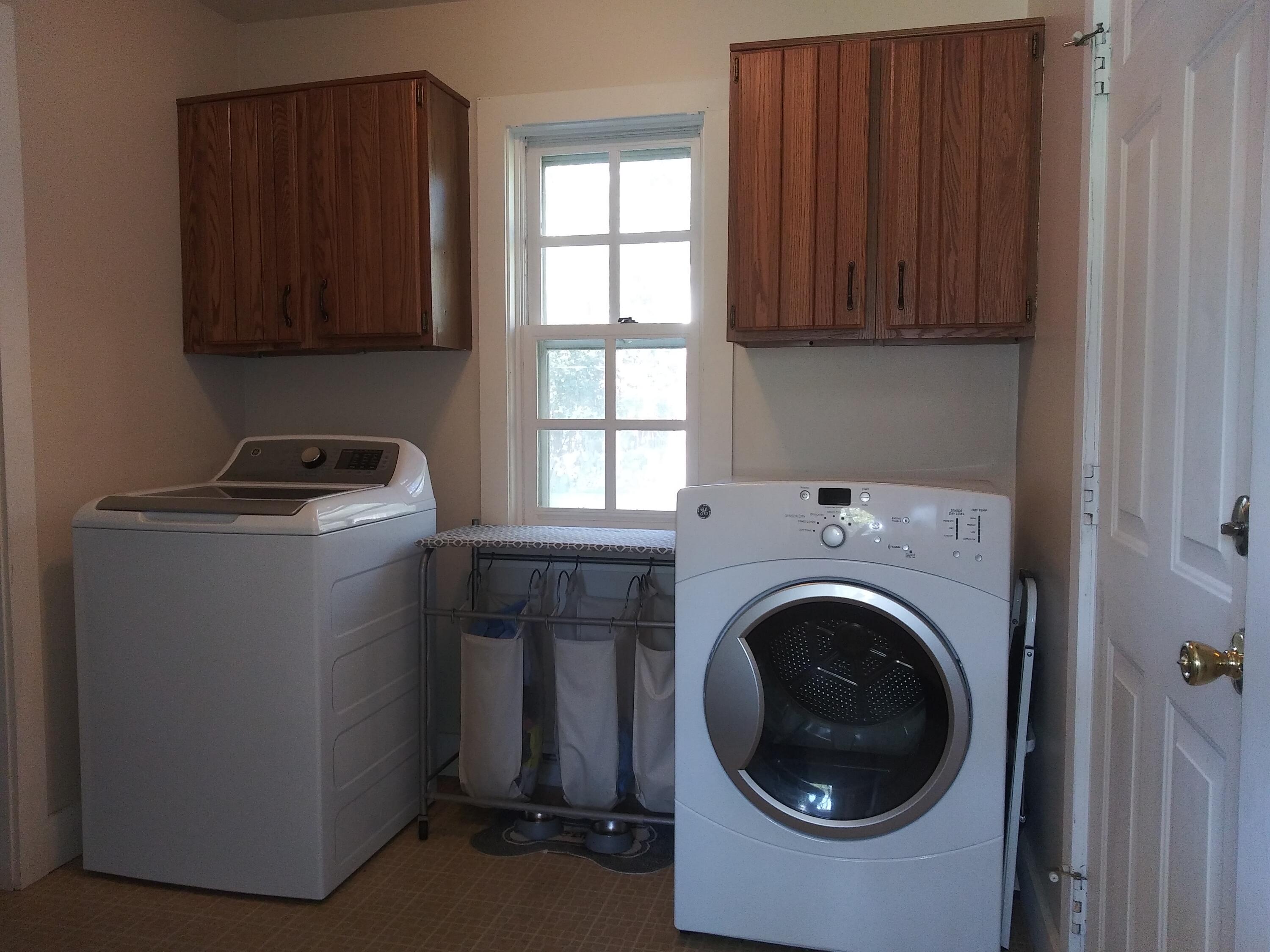 2930 McCain Road Jackson, MI 49203 - Photo 14 of 29 Main Floor Laundry 13x8