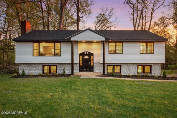 $1,300,000 | 4 Blue Hills Drive, Holmdel, NJ 07733