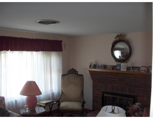 71 Thompson Road Weymouth, MA 02191 - Photo 11 of 21