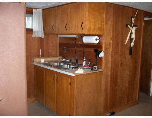 71 Thompson Road Weymouth, MA 02191 - Photo 3 of 21