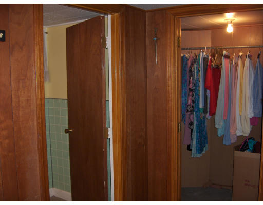 71 Thompson Road Weymouth, MA 02191 - Photo 4 of 21