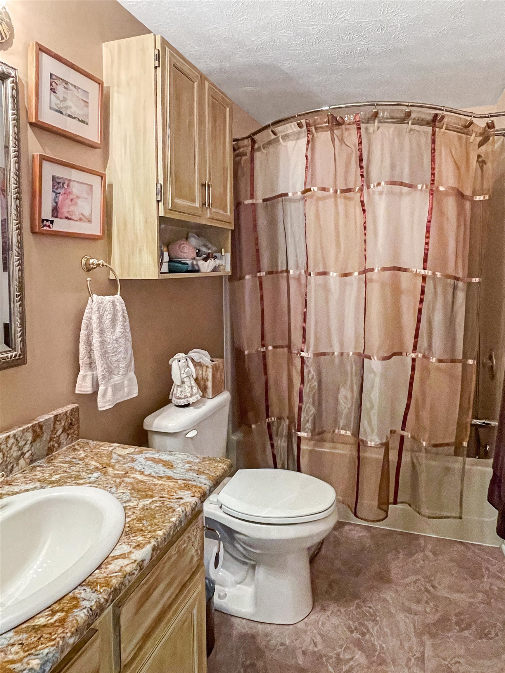 36 Highbridge Hill Road Nashua, NH 03063 - Photo 4 of 16 Gallery Image 4