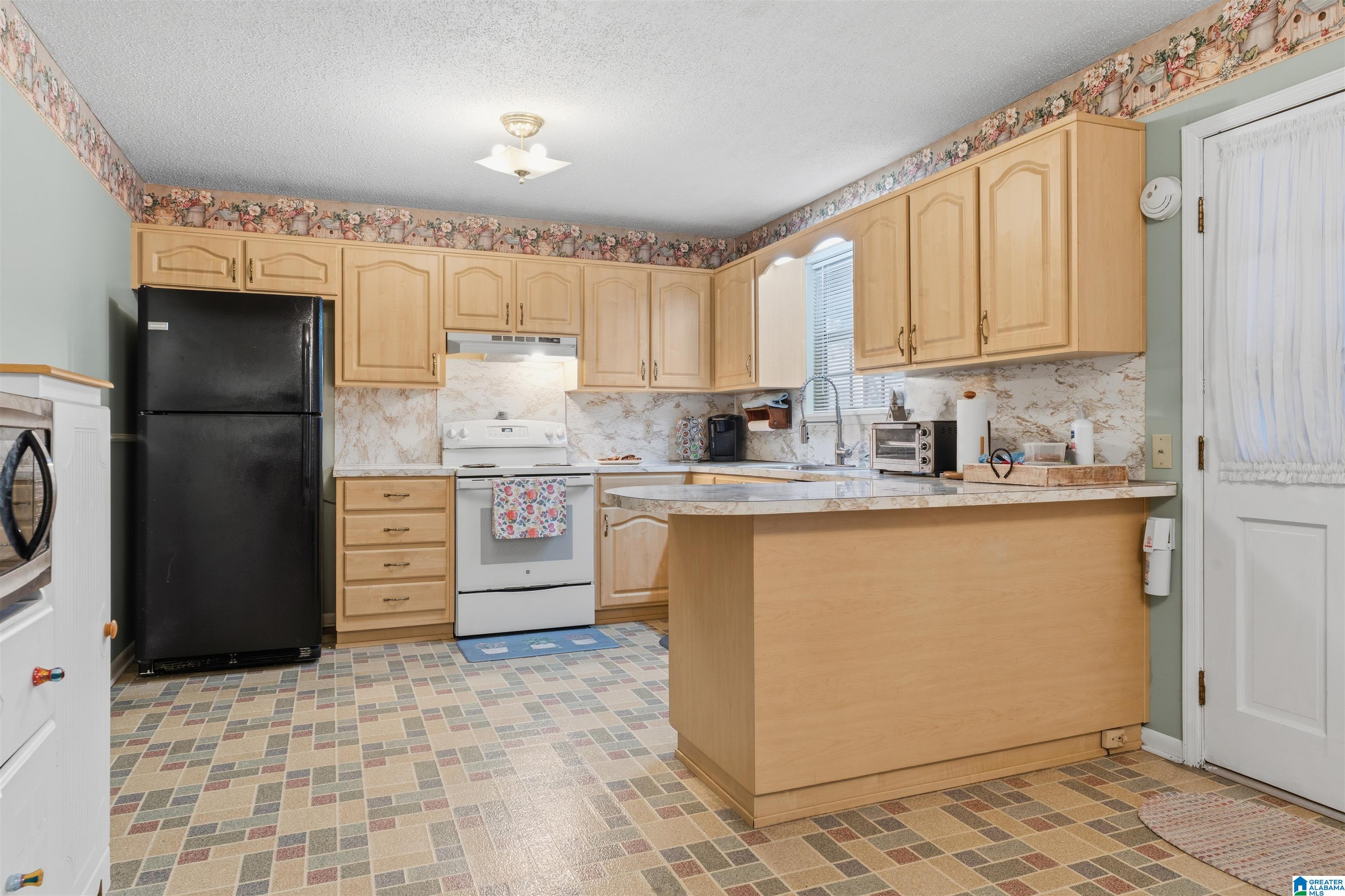 552 Overhill Road Pelham, AL 35124 - Photo 9 of 32