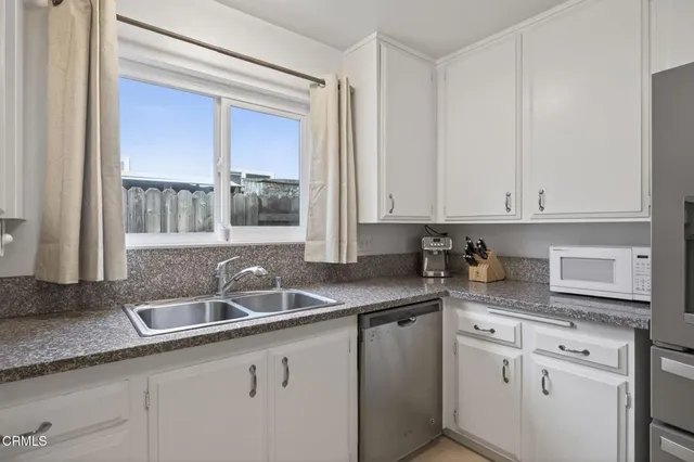 $879,000 | 404 MacKay Avenue, Ventura, CA 93004