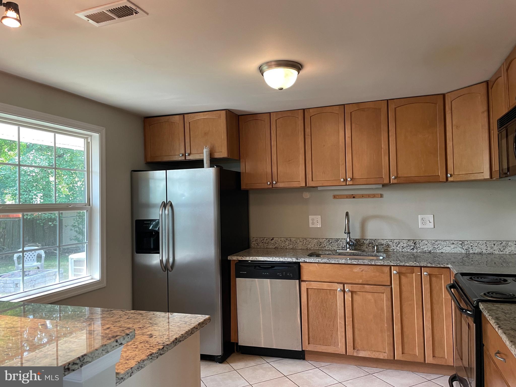 5611 Daniel Circle Waldorf, MD 20601 - Photo 3 of 21