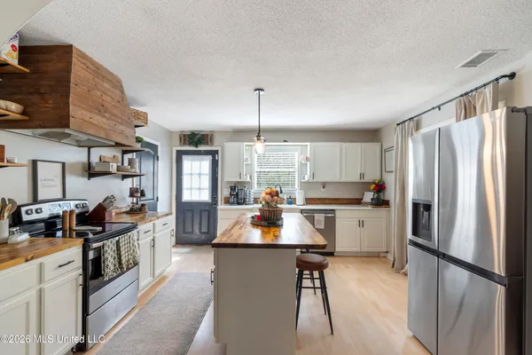 $299,900 | 2138 Bethel Road, Coldwater, MS 38618