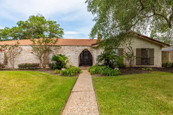 $400,000 | 5990 Pinkstaff Lane, Beaumont, TX 77706