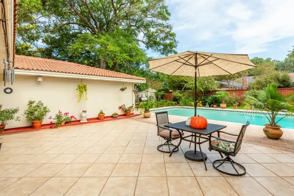 $400,000 | 5990 Pinkstaff Lane, Beaumont, TX 77706