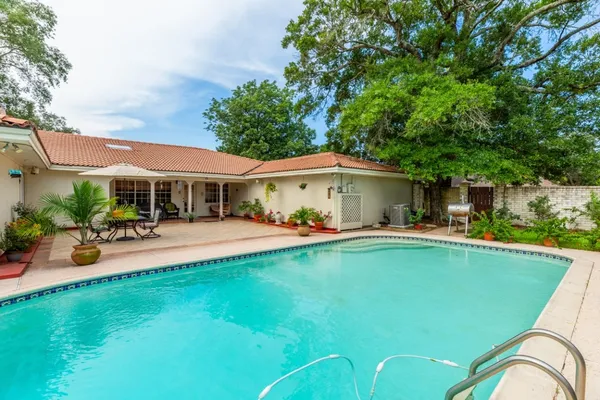 $400,000 | 5990 Pinkstaff Lane, Beaumont, TX 77706