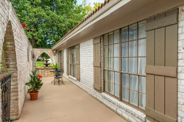 $400,000 | 5990 Pinkstaff Lane, Beaumont, TX 77706