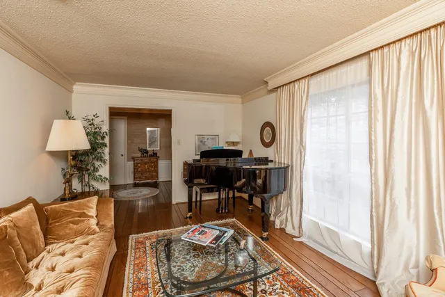 a kitchen that has a lot of cabinets in it