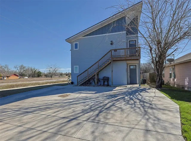 $1,350 | 1300 Hausman Drive, Unit A, Lockhart, TX 78644