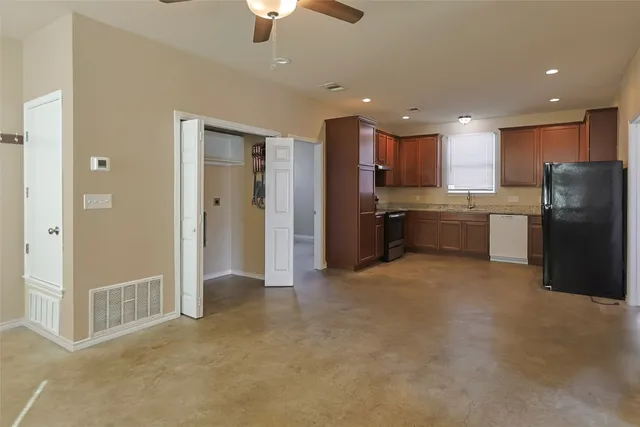 $1,350 | 1300 Hausman Drive, Unit A, Lockhart, TX 78644
