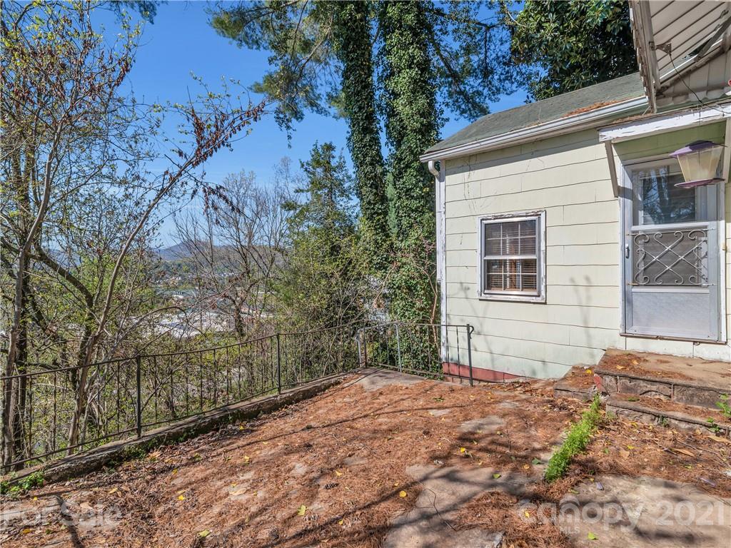 269 West Buzzard's Roost Road Cullowhee, NC 28723 - Photo 12 of 14 Gallery Image 12