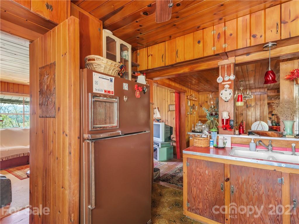 269 West Buzzard's Roost Road Cullowhee, NC 28723 - Photo 5 of 14 Gallery Image 5