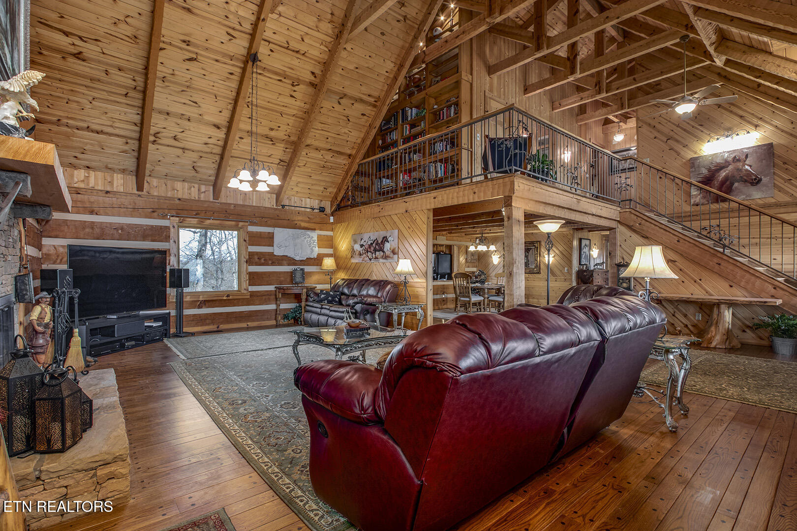 1902 Fain Cemetery Road Dandridge, TN 37725 - Photo 13 of 60 13_FainCemeteryRoad_1902_Living04