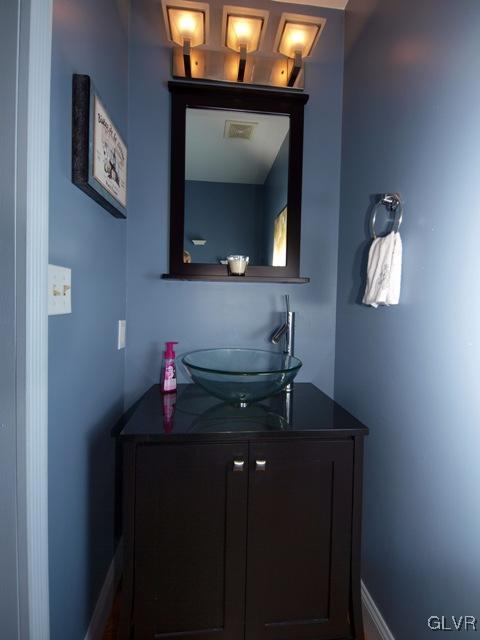 326 Mickley Road Whitehall, PA 18052 - Photo 5 of 18 Gallery Image 5