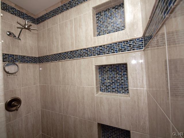 326 Mickley Road Whitehall, PA 18052 - Photo 8 of 18 Gallery Image 8