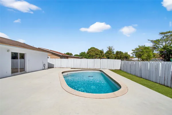 $525,000 | 405 Southwest 78th Terrace, North Lauderdale, FL 33068