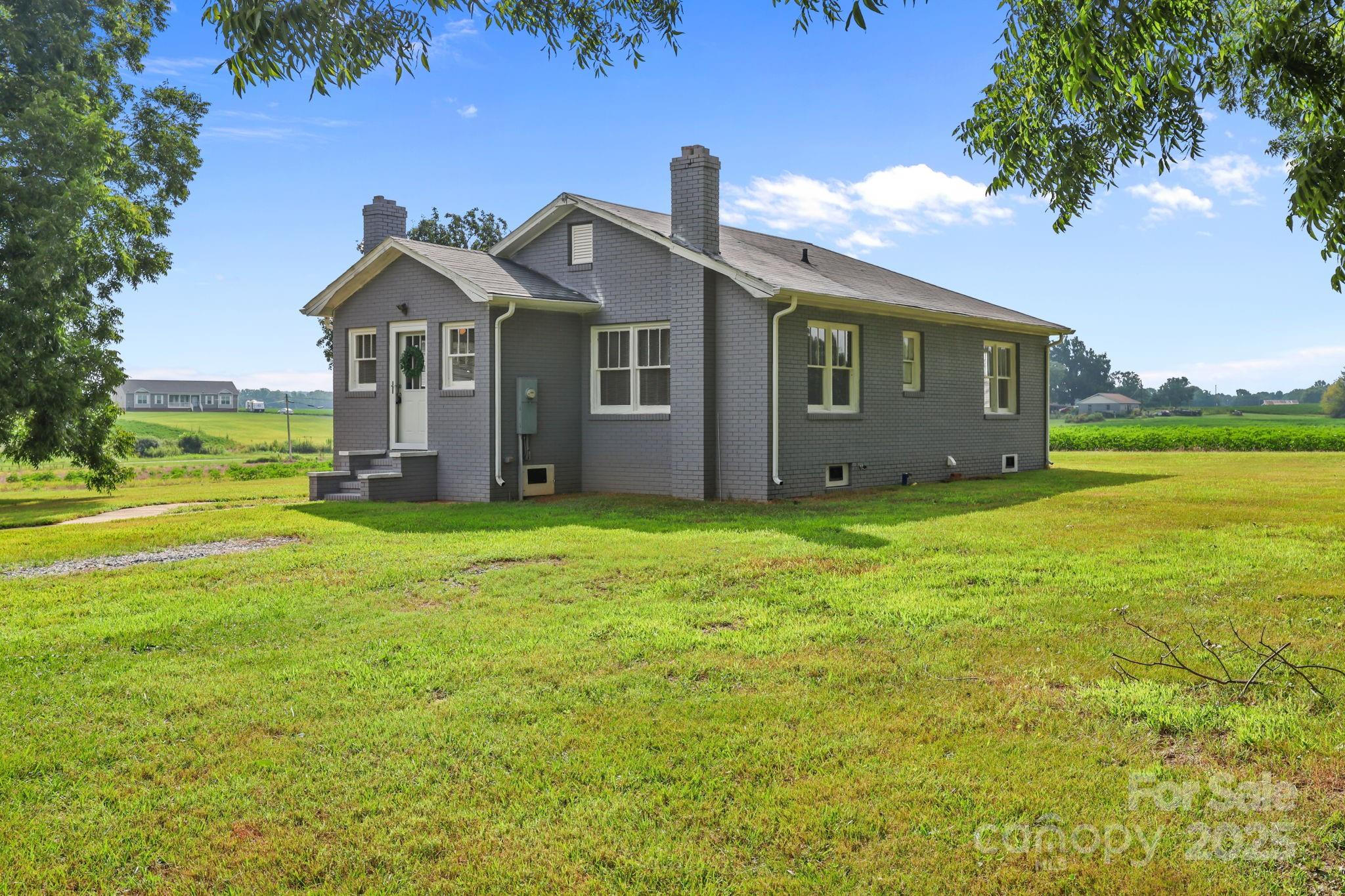 32312 Chapel Road Albemarle, NC 28001 - Photo 4 of 35 Gallery Image 4
