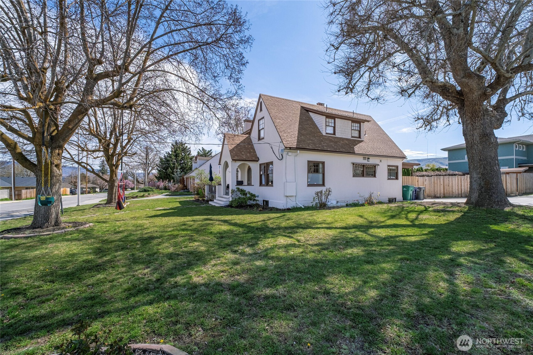 841 Red Apple Road Wenatchee, WA 98801 - Photo 4 of 38