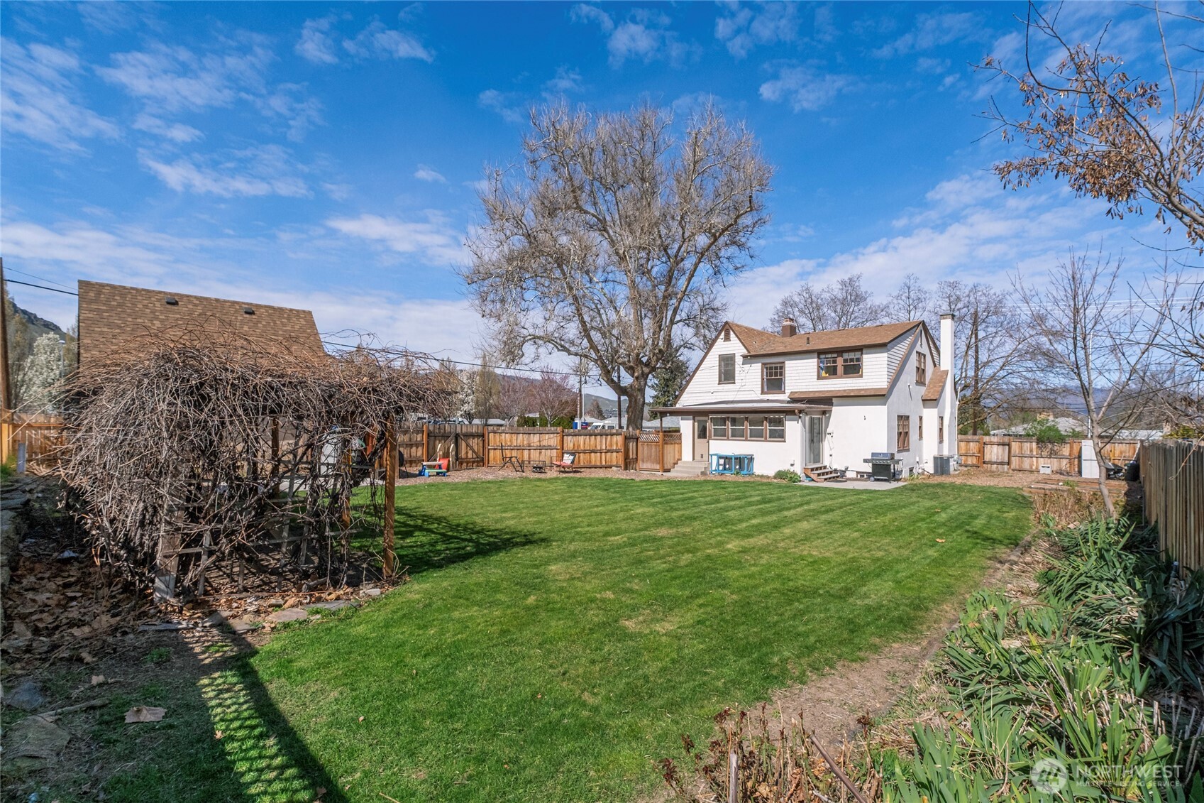 841 Red Apple Road Wenatchee, WA 98801 - Photo 10 of 38