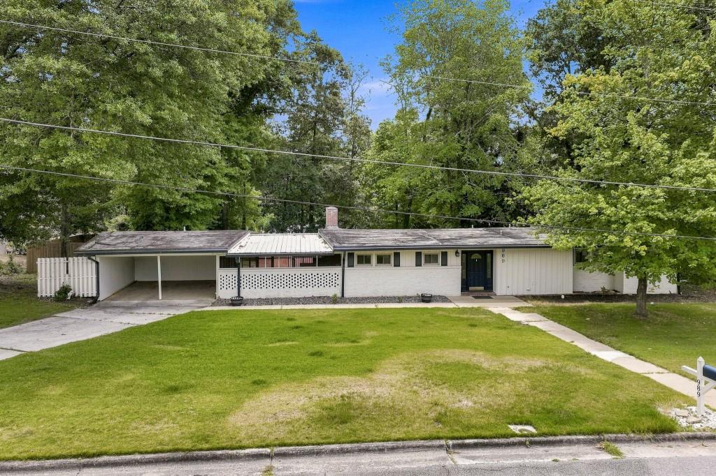 989 Rudolph Street Gainesville, GA 30501 - Photo 3 of 33 Gallery Image 3