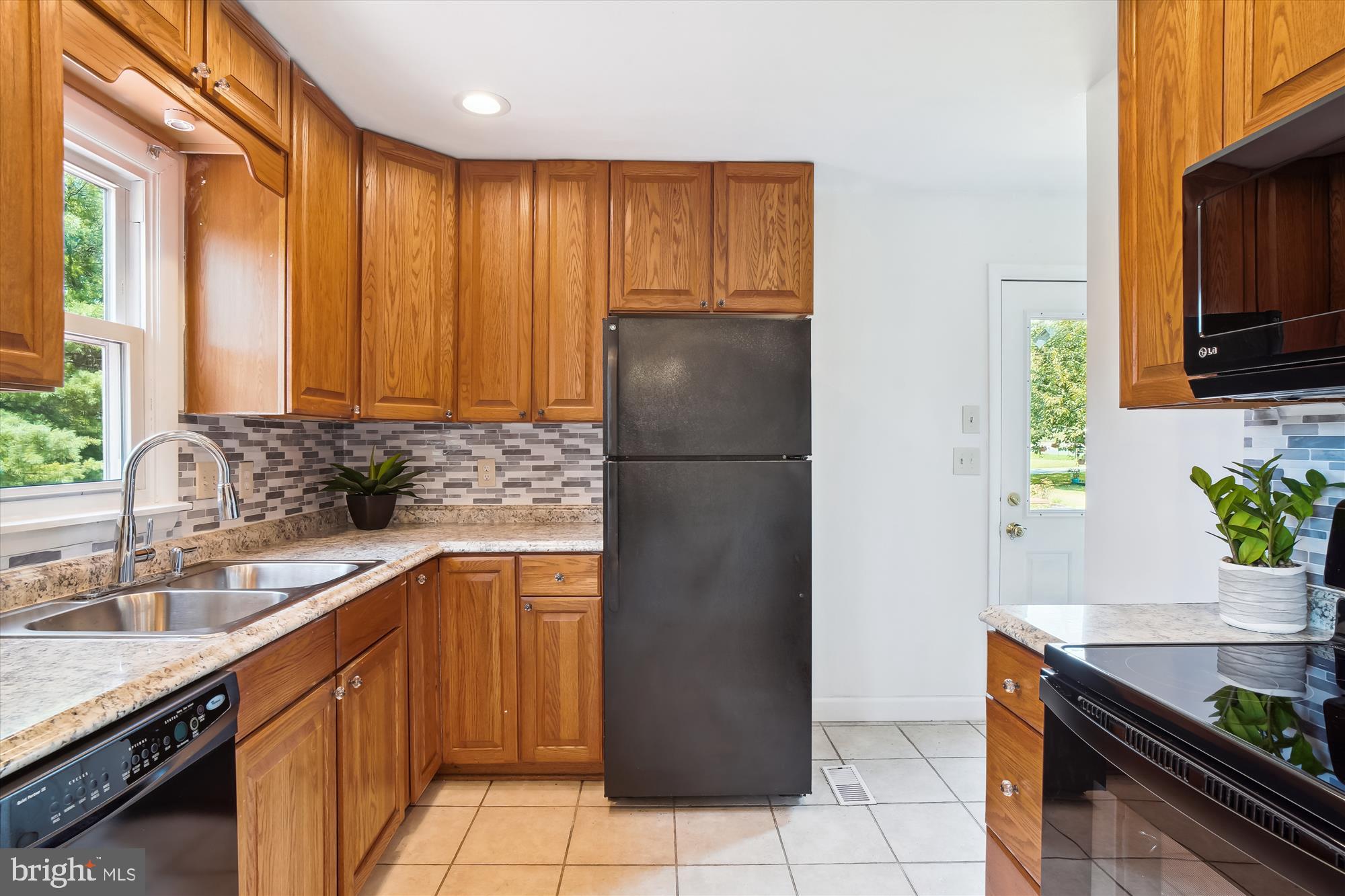 154 Sullivan Road Westminster, MD 21157 - Photo 11 of 56 Gallery Image 11