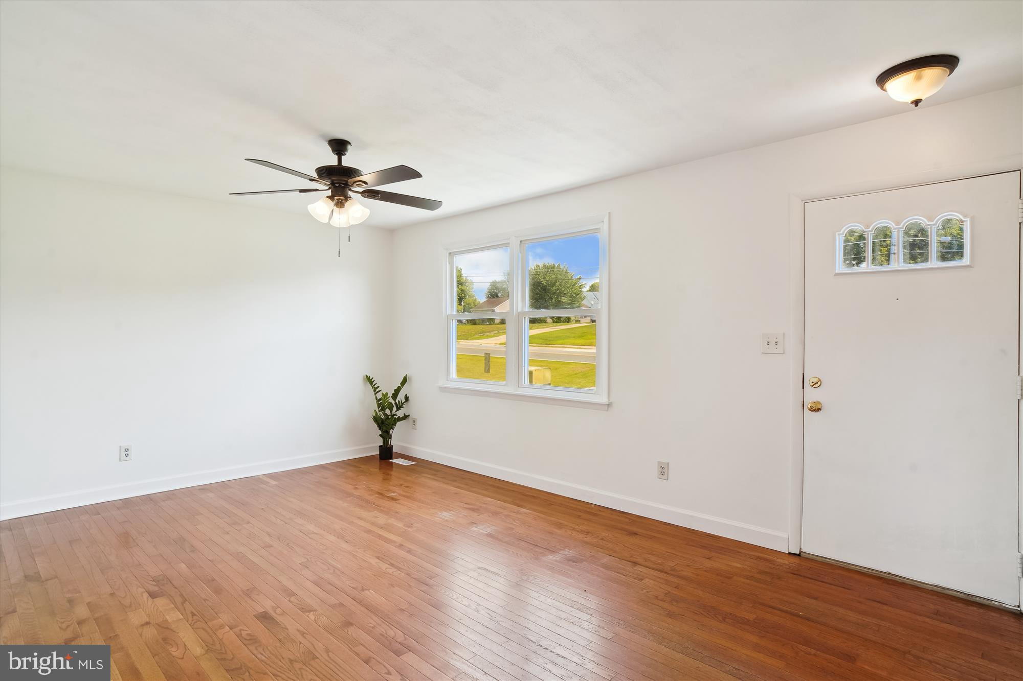 154 Sullivan Road Westminster, MD 21157 - Photo 4 of 56 Gallery Image 4