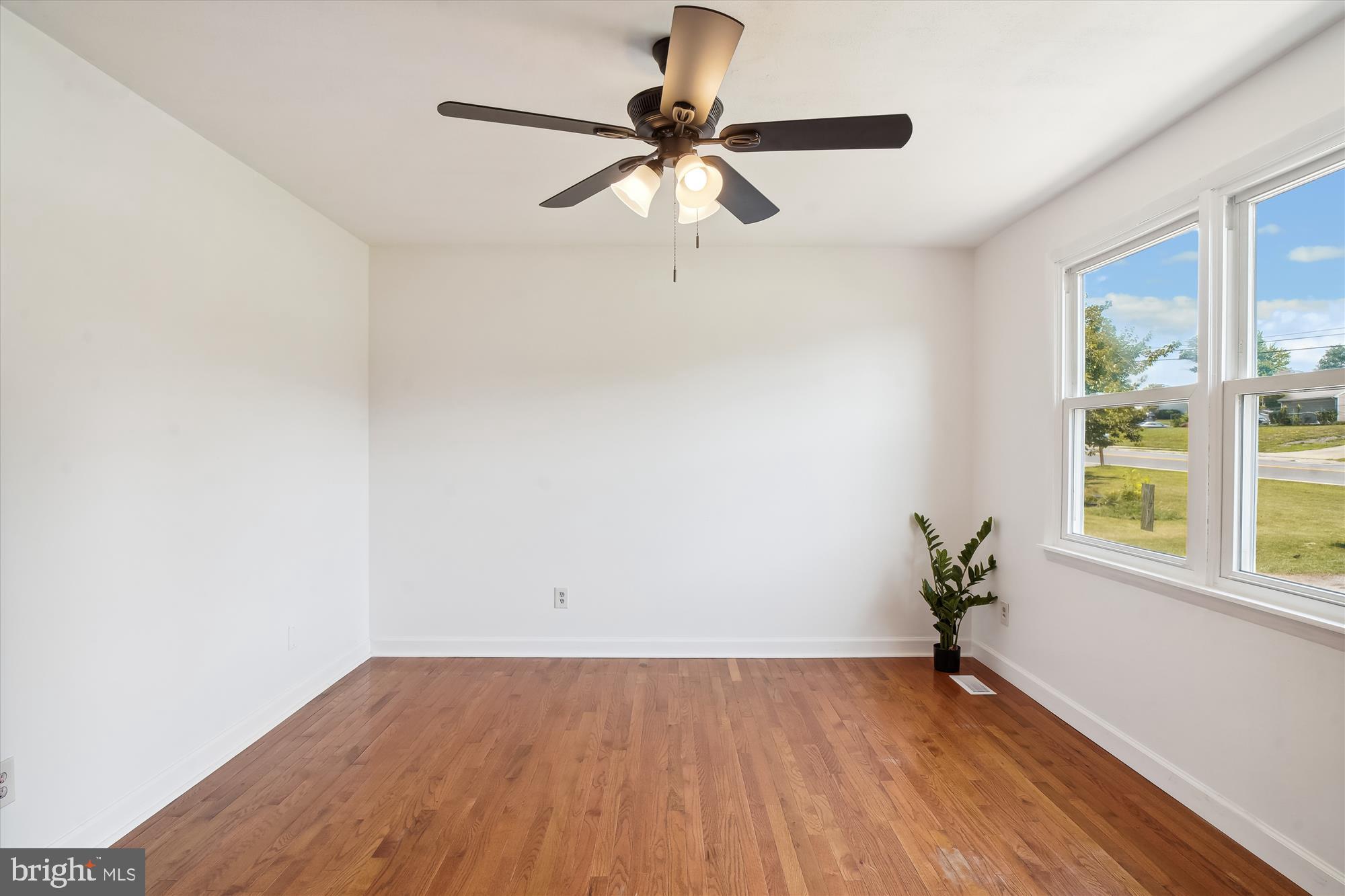 154 Sullivan Road Westminster, MD 21157 - Photo 6 of 56 Gallery Image 6