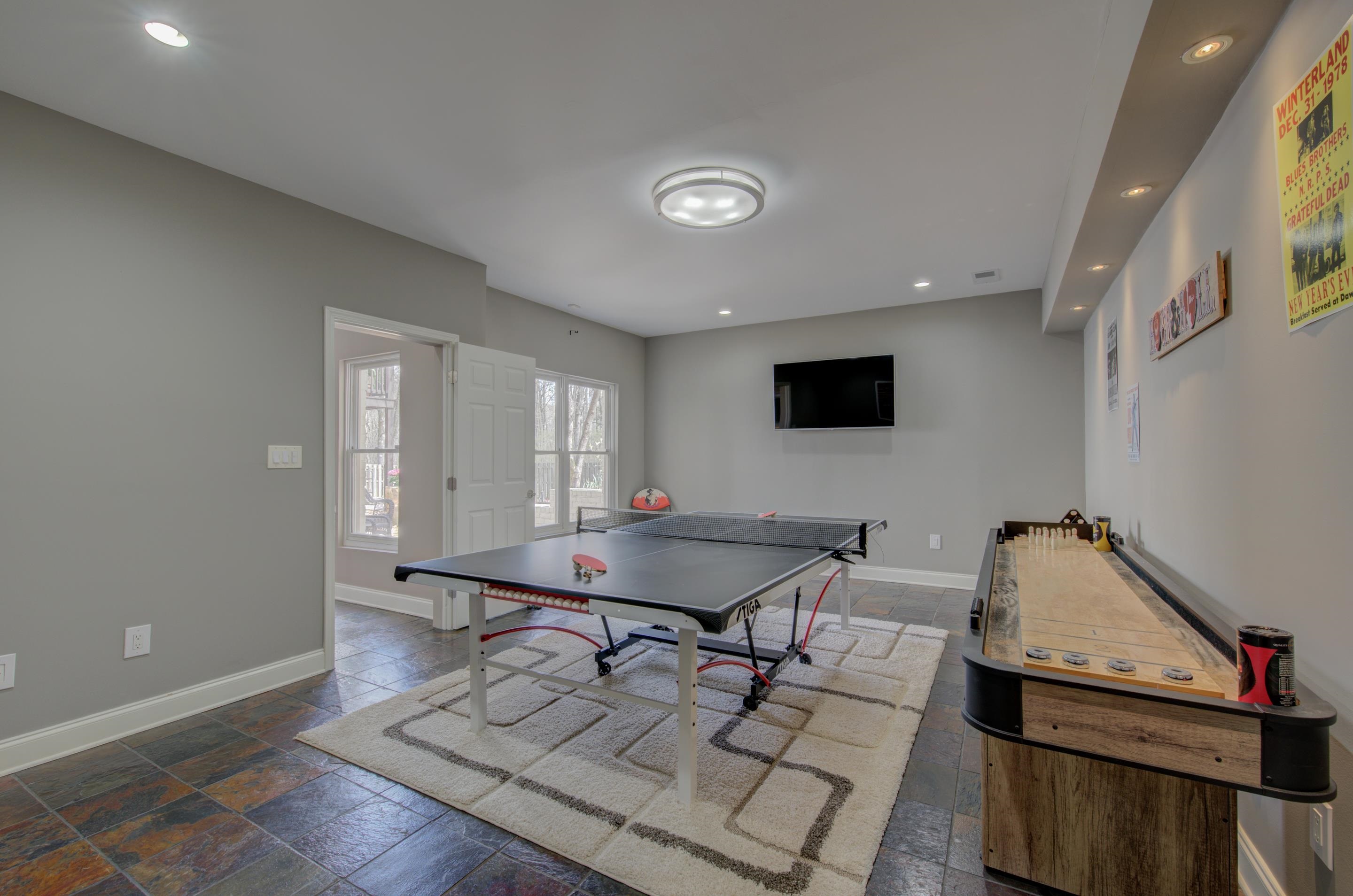 3474 Brooke Edge Lane Collierville, TN 38017 - Photo 16 of 25 a view of a workspace with furniture