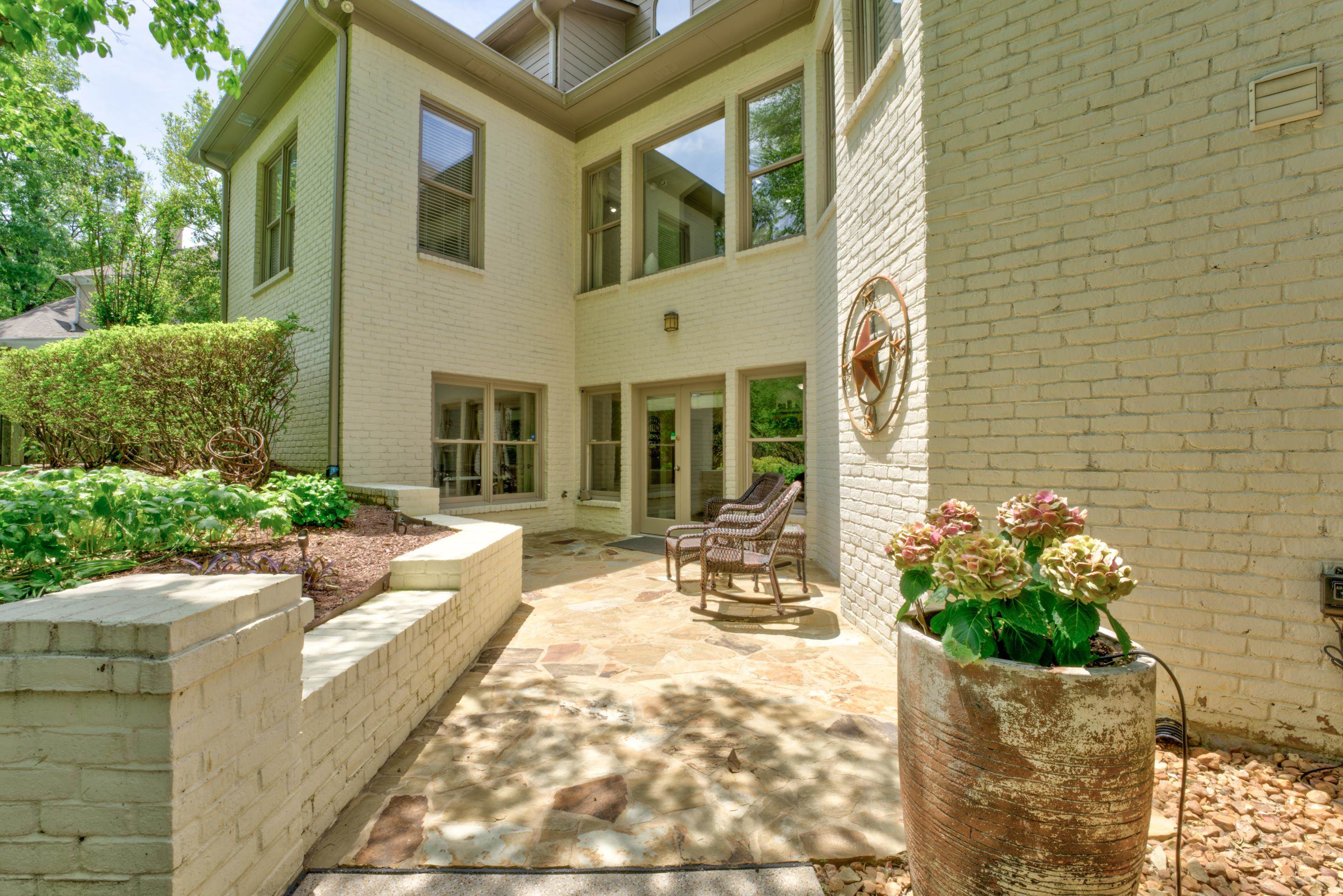 3474 Brooke Edge Lane Collierville, TN 38017 - Photo 24 of 25 a view of a house with sitting area and garden