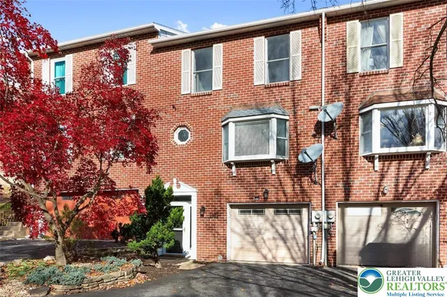 $2,700 | 1885 Redwood Drive, Whitehall, PA 18052