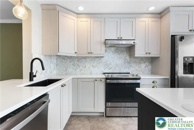 $2,700 | 1885 Redwood Drive, Whitehall, PA 18052