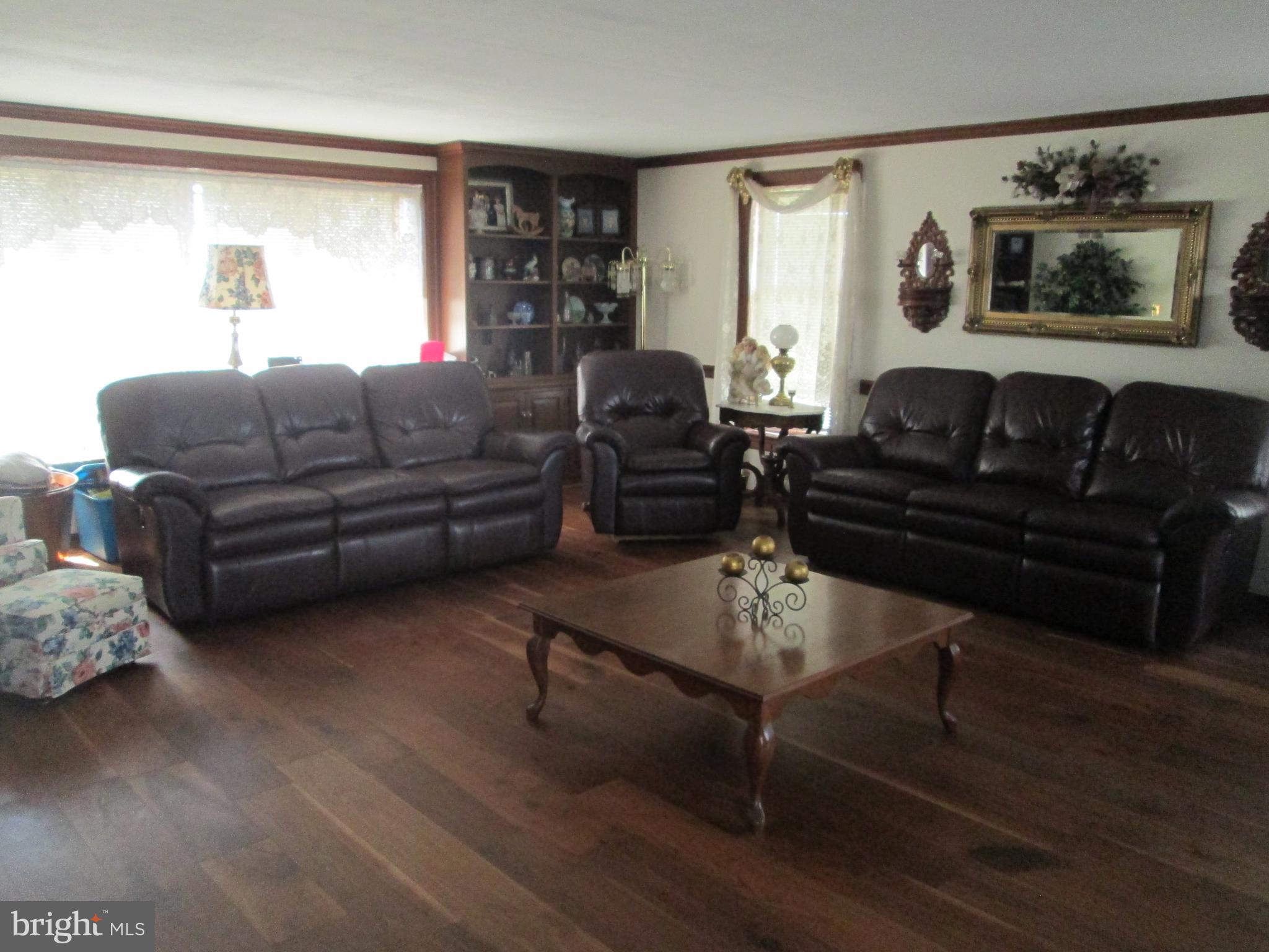 2889 Zink Road Manheim, PA 17545 - Photo 2 of 28