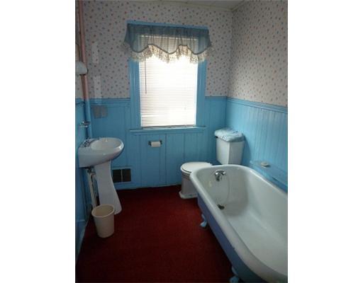 313 Spring Street Latrobe, PA 15650 - Photo 15 of 18 Full Bath.