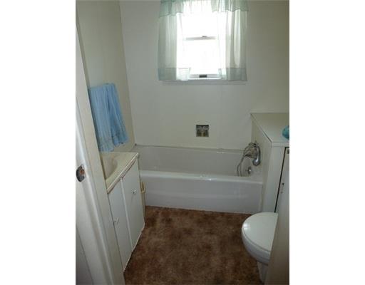313 Spring Street Latrobe, PA 15650 - Photo 16 of 18 Full Bath.