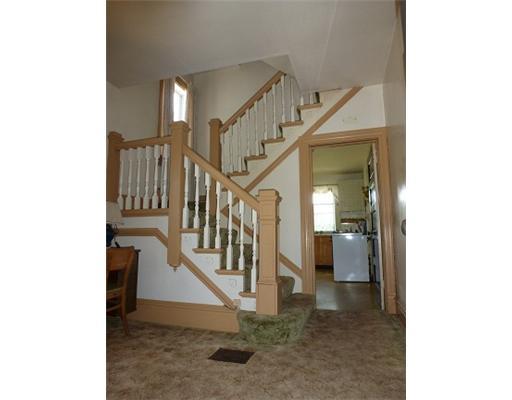 313 Spring Street Latrobe, PA 15650 - Photo 4 of 18 Entry/Foyer.