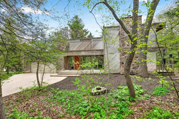 $999,000 | 209 Saratoga Circle, Madison, WI 53705