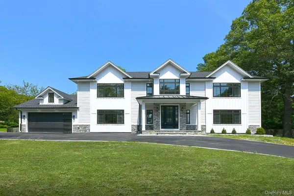 $1,549,000 | 11 Edcris Lane, Huntington, NY 11743