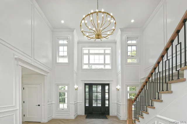 $1,595,000 | 11 Edcris Lane, Huntington, NY 11743